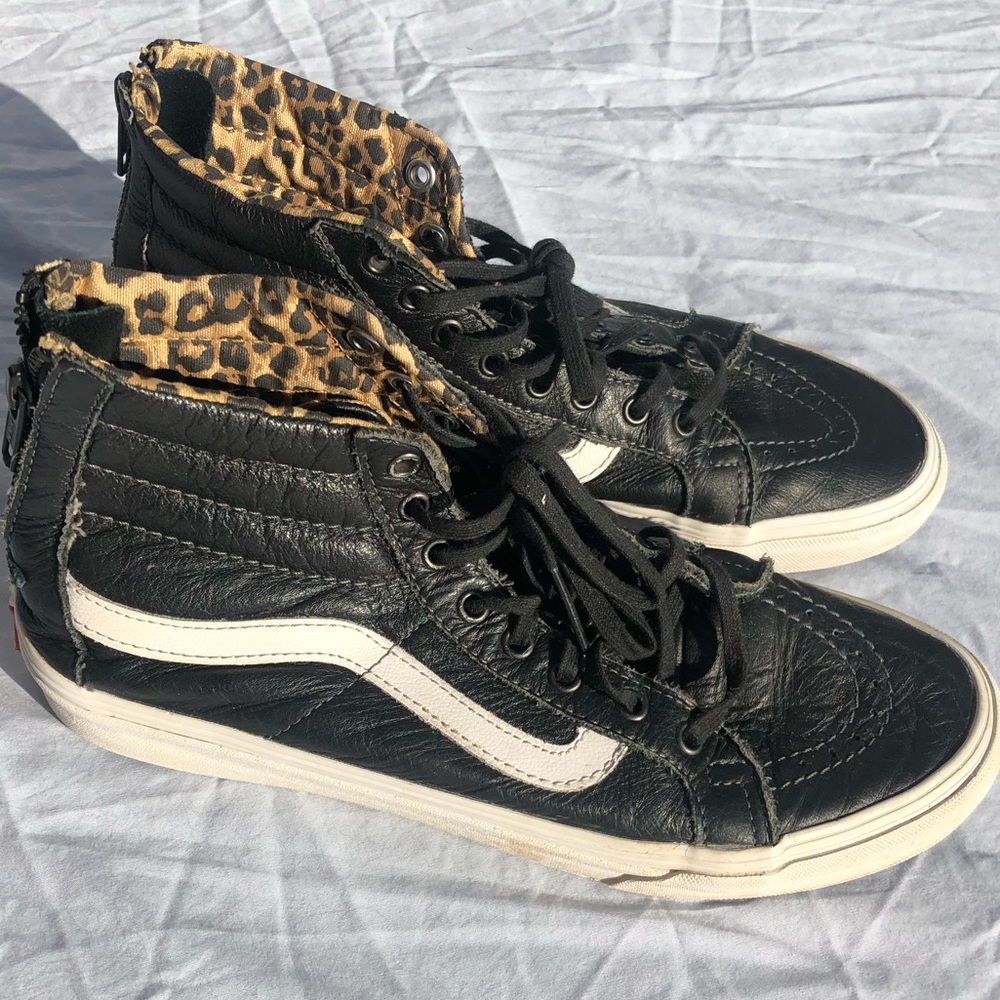 Chic leather high top vans🖤